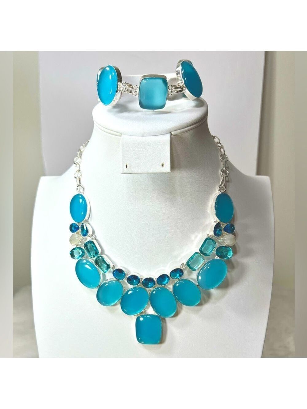 Beautiful Blue Chalcedony Synthetic 925 Large Gemstone Necklace & Bracelet Set